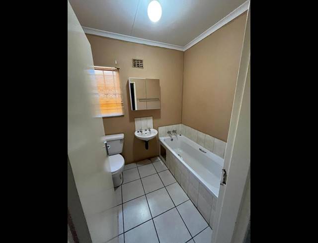 3 BEDROOM PROPERTY TO RENT IN SALFIN